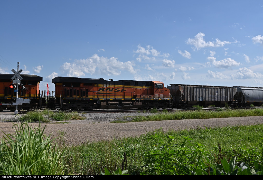 BNSF 7323 Roster shot